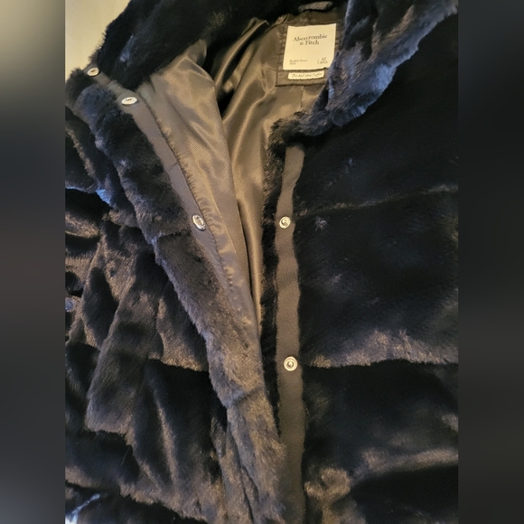 Abercrombie And Fitch Black Faux Fur Coat - Picture 5 of 5